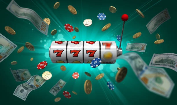 Slot gameplay screen with cluster pays